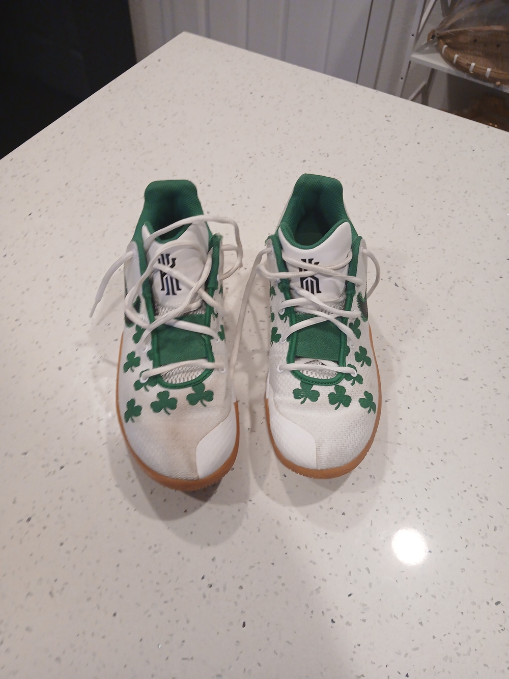 Nike Kyrie Flytrap 2 White Green Celtics Basketball Shoes AO4436-100 Mens 8.5